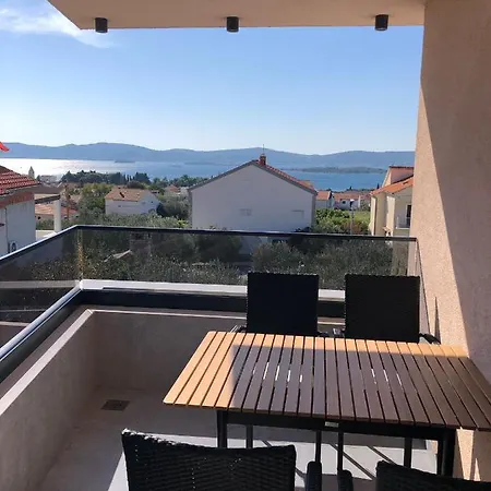 Rose Garden Apartment Sveti Filip i Jakov