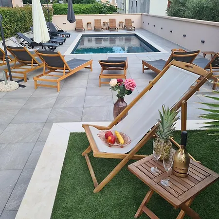 Rose Garden Apartment